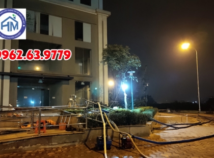 Thau rửa bể nước ngầm tại Long Biên